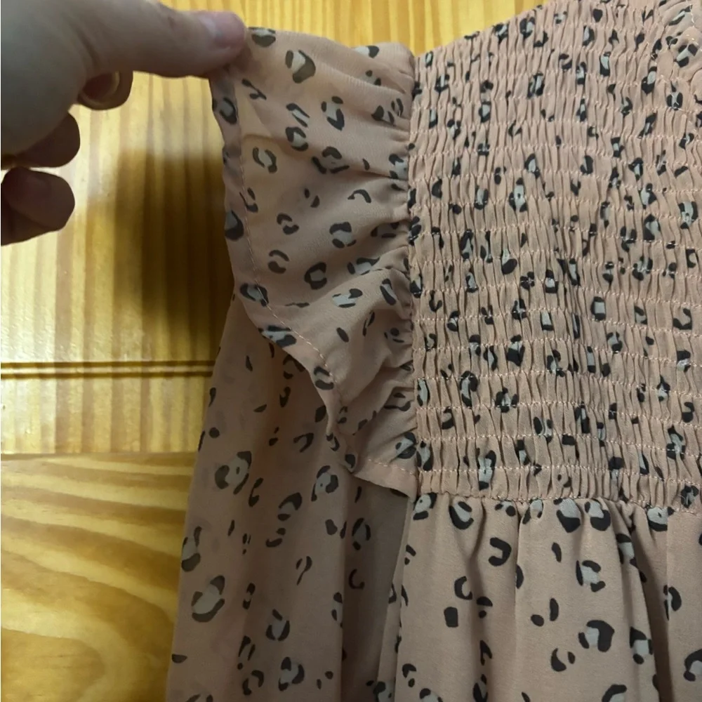 Entro Blush Leopard Print Smocked Blouse - Picture 4 of 4